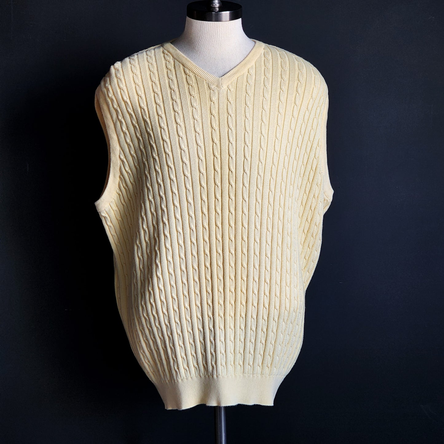 Vintage Men's Reebok Golf Chunky Knitted Vest (XL) - Reclaimed Mt. Goods