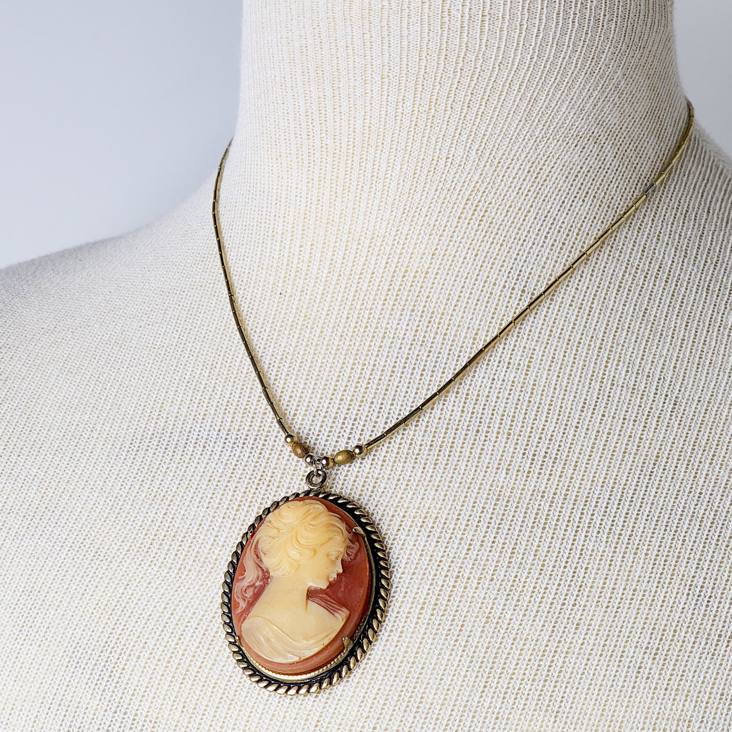 Vtg Gold & Orange Cameo Pendant