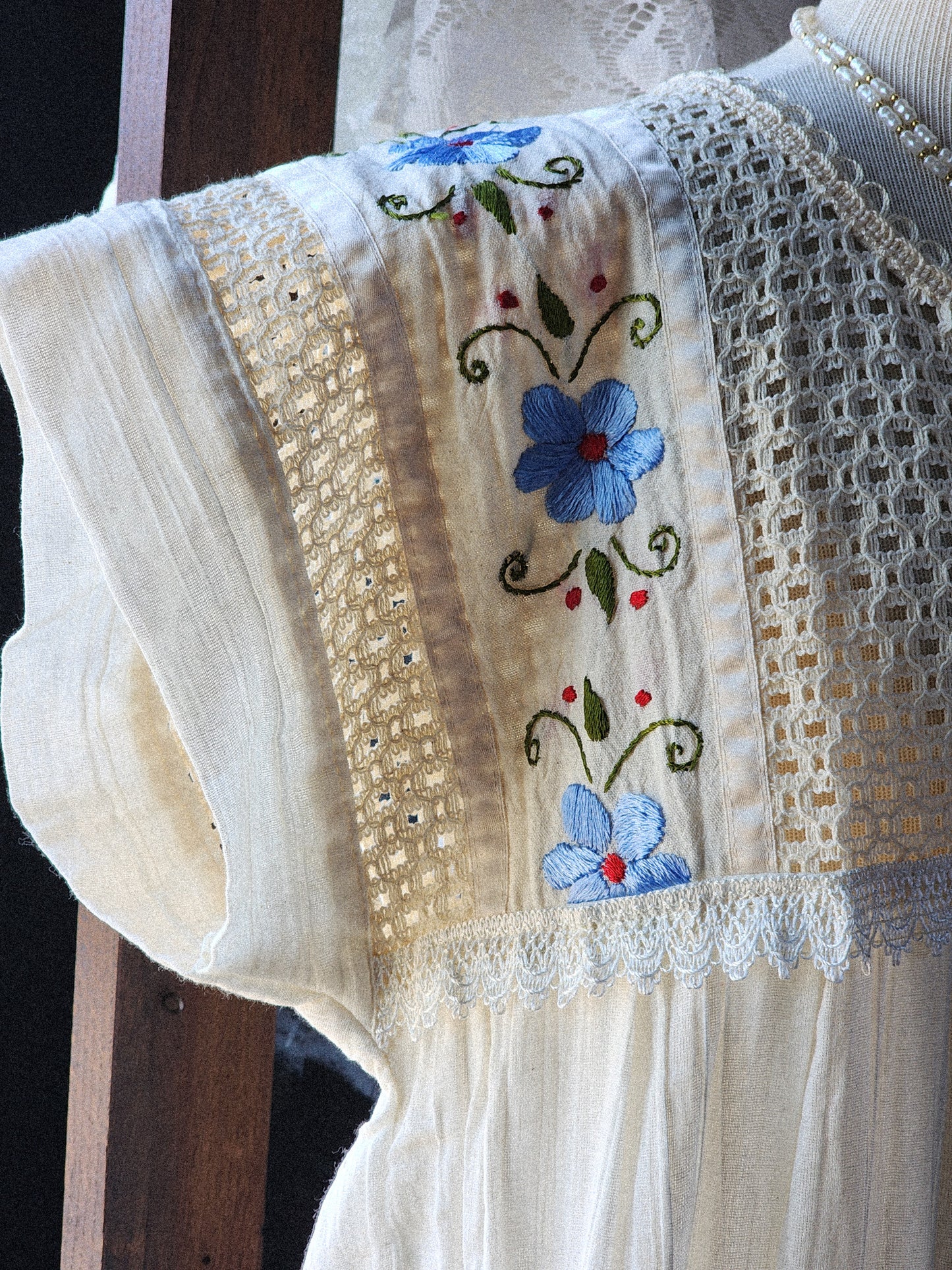 Vtg Embroidered Linen Blend Dress